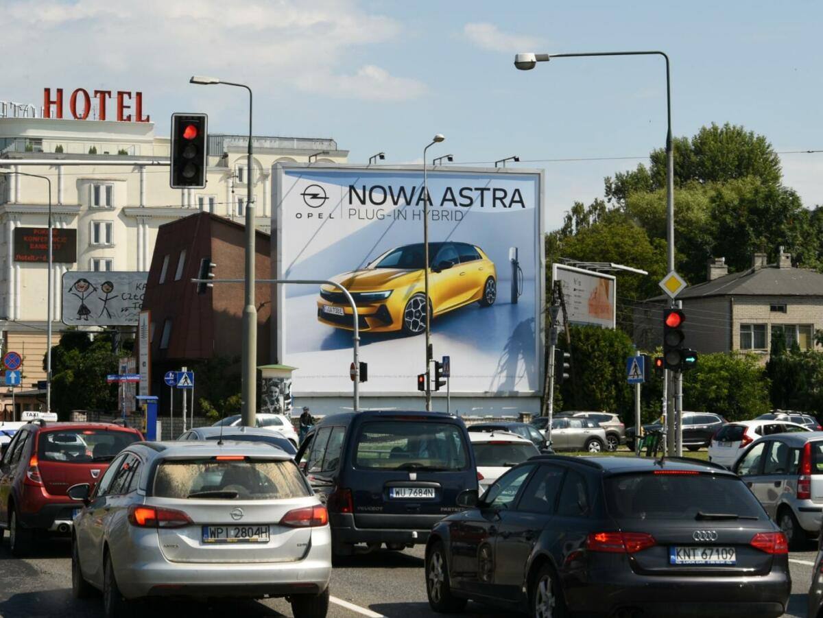 Astra 1 Opel Astra Plug in Hybrid   Wielki Format