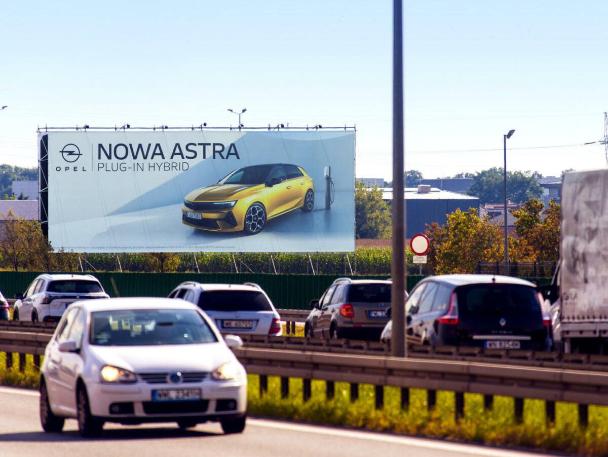 Astra 11 Opel Astra Plug in Hybrid   Wielki Format