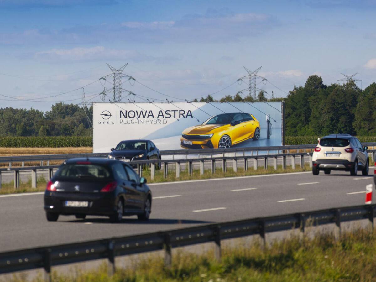 Astra 2 Opel Astra Plug in Hybrid   Wielki Format